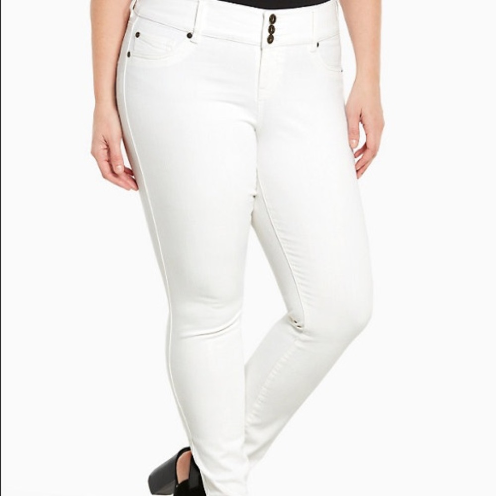 Torrid white skinny jeans size 16